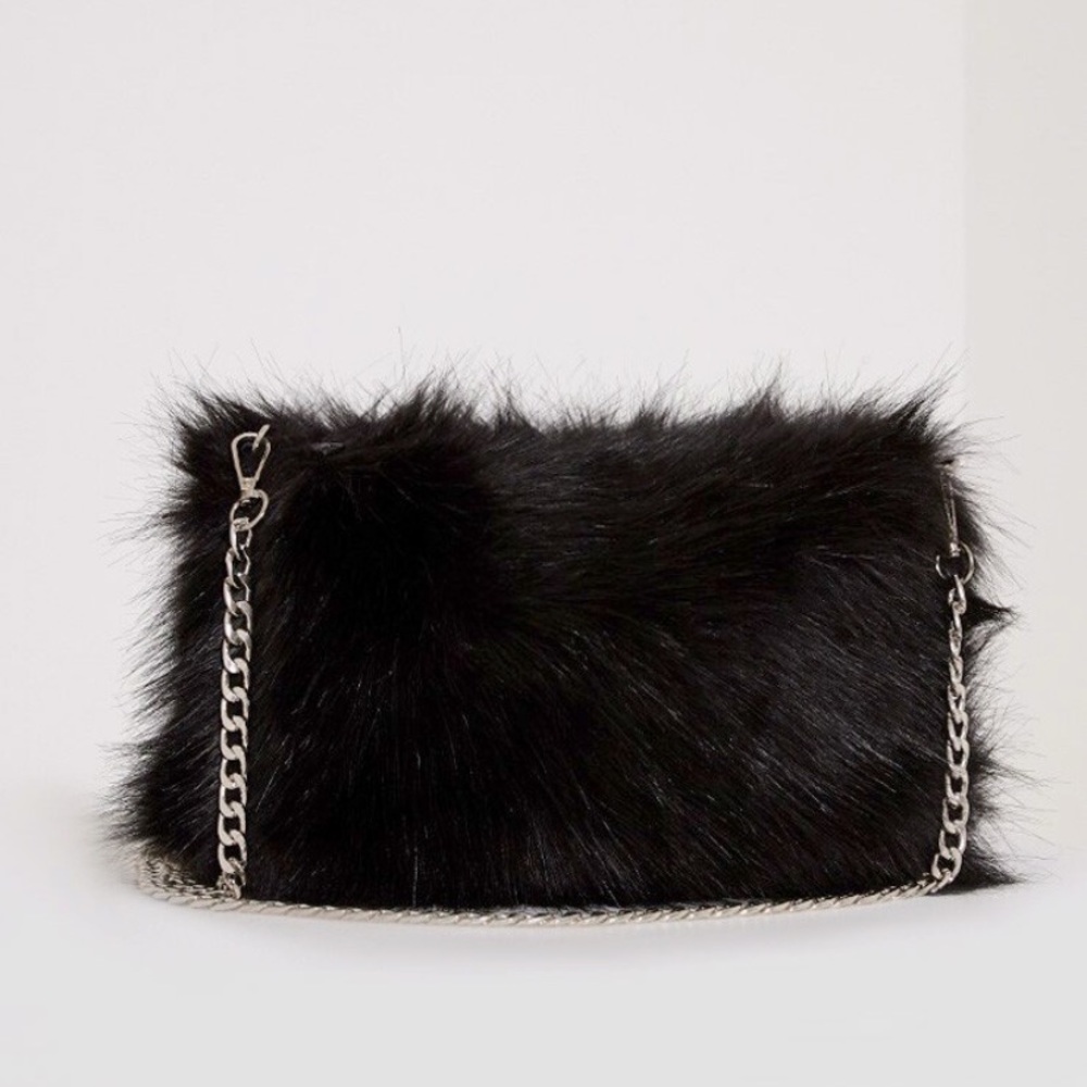 Faux fur chain shoulder bag